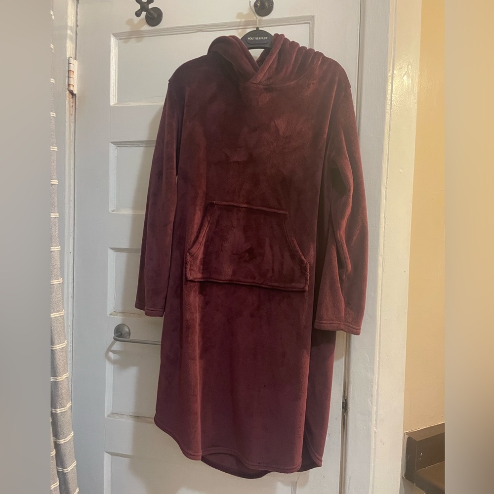 Burgundy 32 degree sleepwear full body fuzzy hoodie size S/M